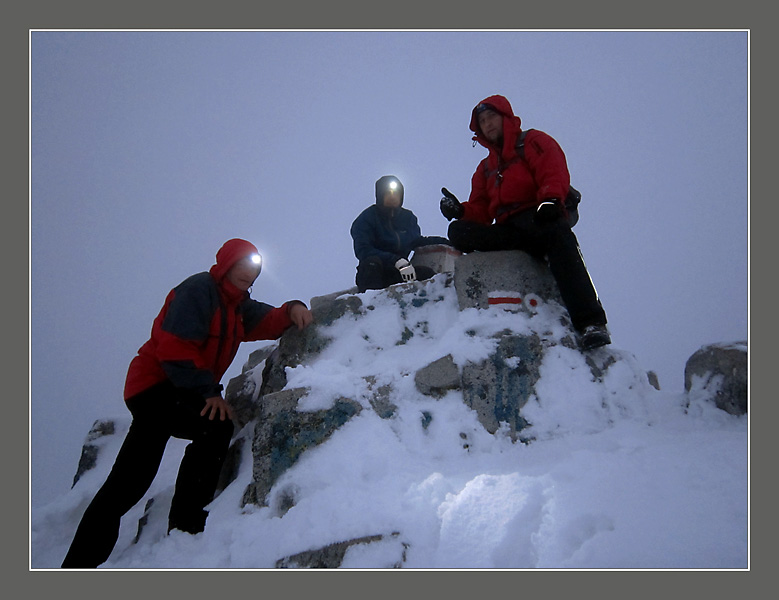 Na vrcholu Rysů 2503 m. n m. .....II.